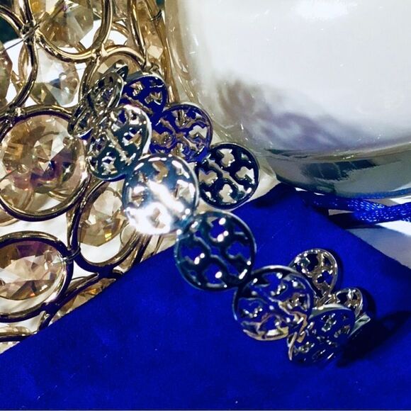 TORY BURCH CIRCLE LOGO SILVER BRACELET - Picture 8 of 8